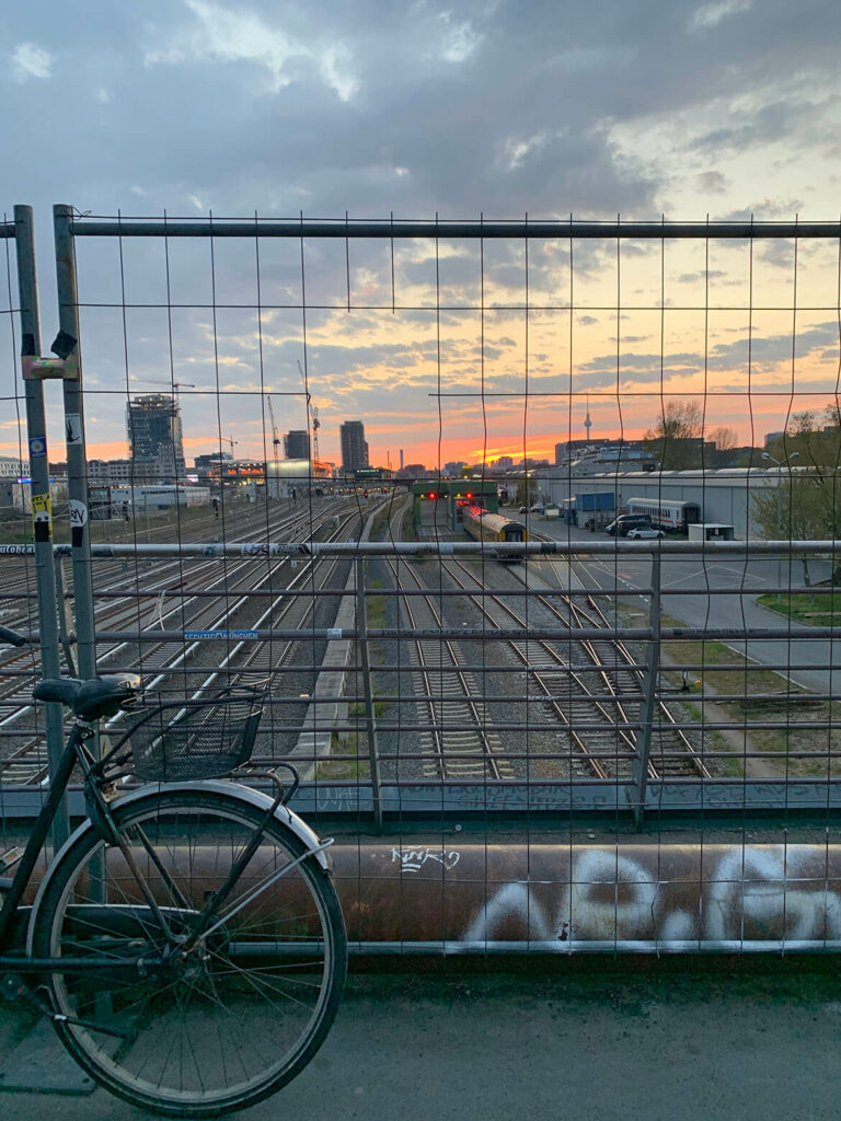 Zachód słońca Modersohnbrucke Berlin